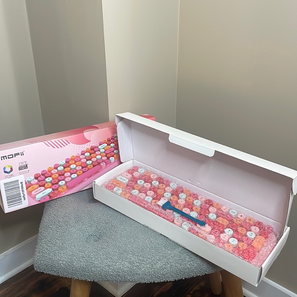 Wireless Bluetooth Retro Typewriter Keyboard - Picture 6 of 6